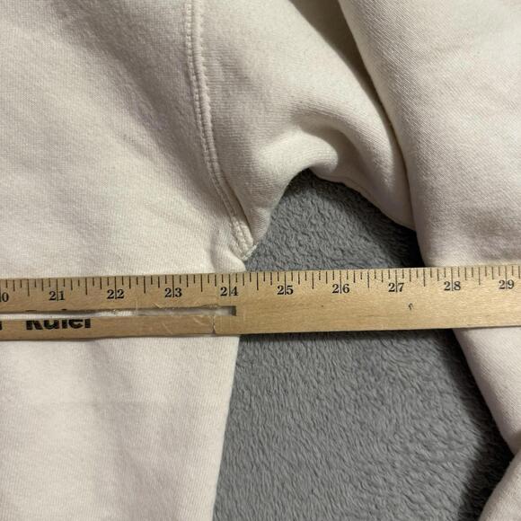 Vintage Snowshoe Santa Claus Graphic Sweatshirt Men’s - Picture 6 of 6